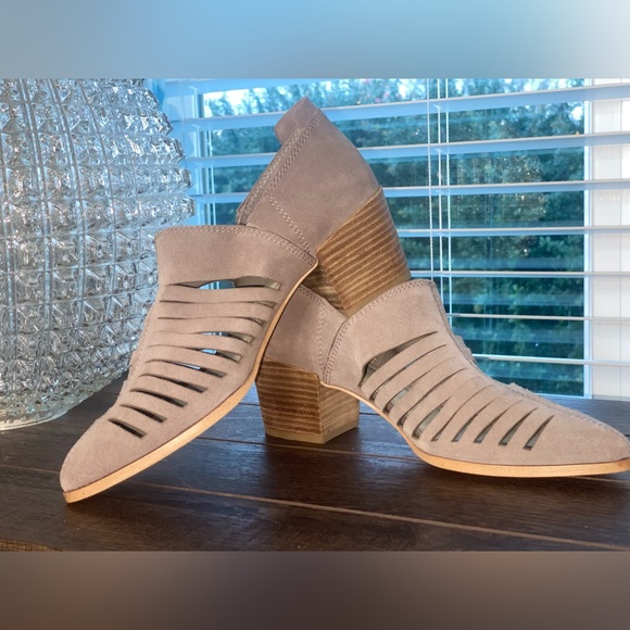 1. State Arnet Stacked Heel booties Suede Gray 9M - Picture 1 of 16